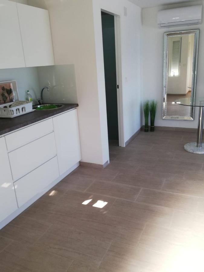 Apartmani Deluxe Jasenice  Extérieur photo